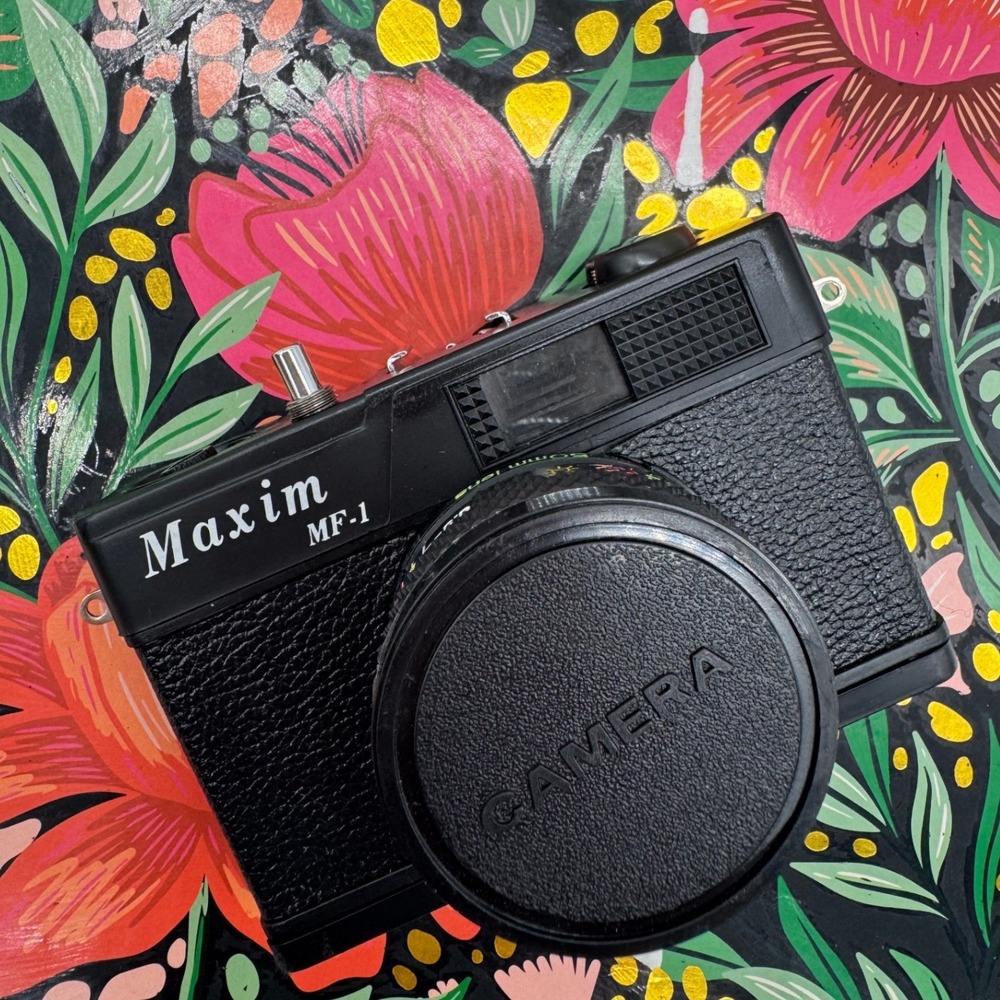 Maxim MF-1 35mm Film Camera with 50mm f/6.3 Optical Glass Lens and Case Black